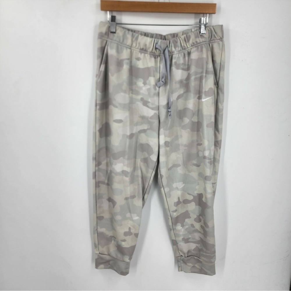 Nike Men's Light Gray Camouflage Joggers
